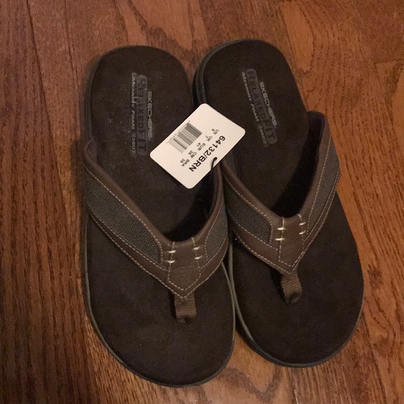 sketchers mens flip flops